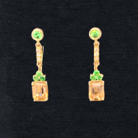 A Tsavorite & Hessonite Pineapple Earring